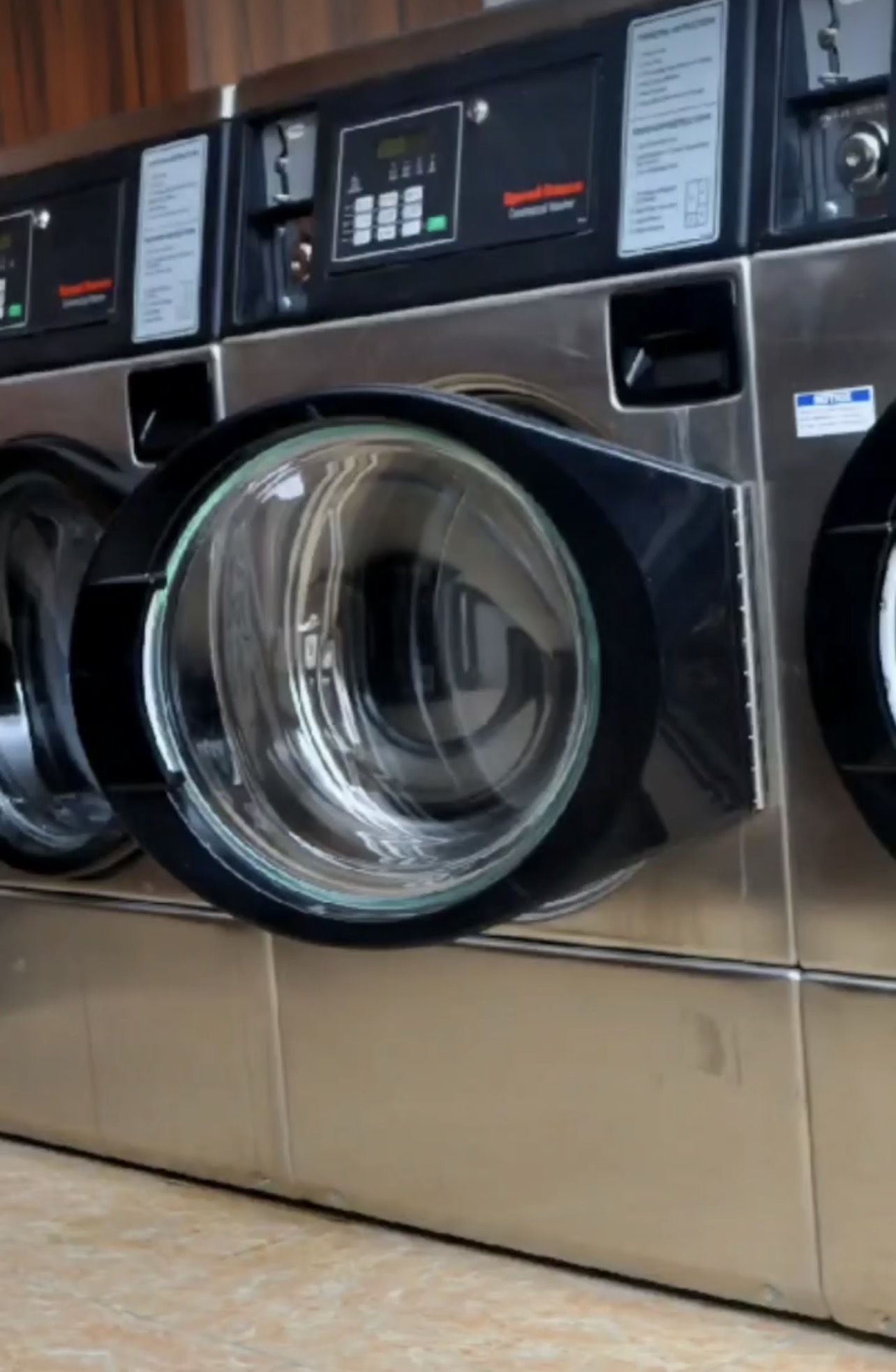 JOKBIS Laundromat washing machines